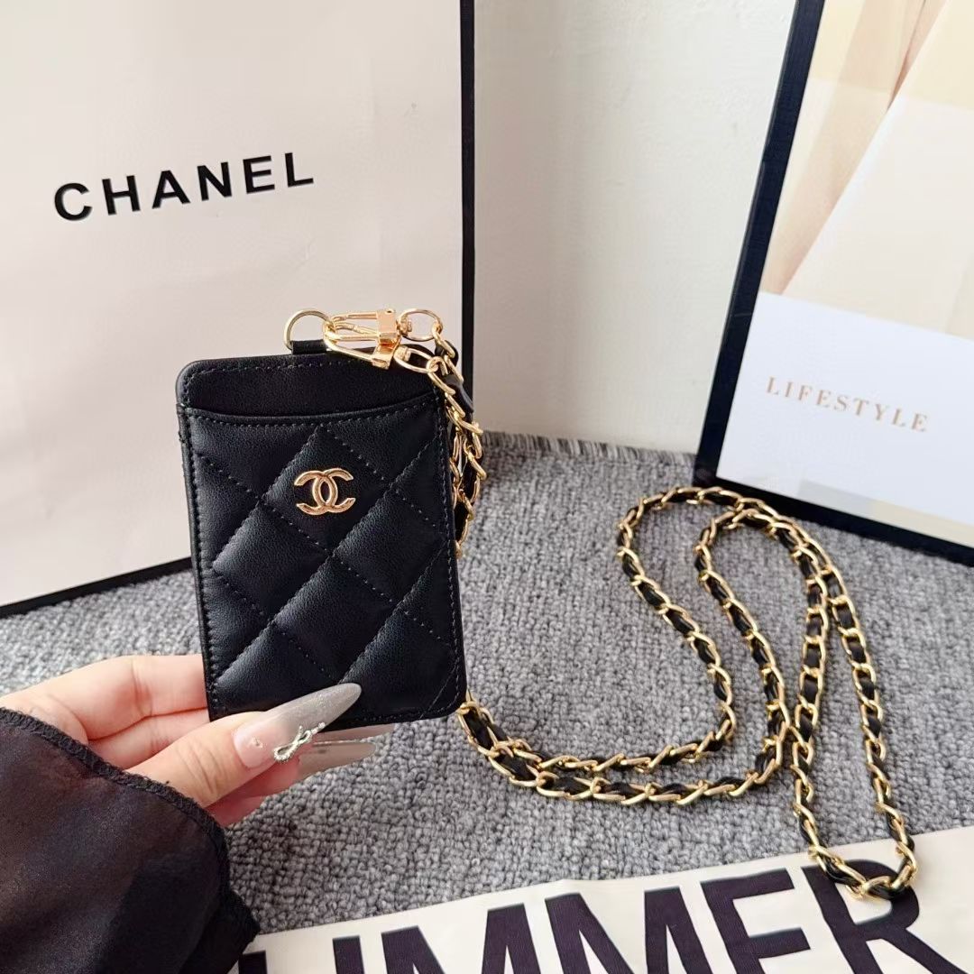 cc Quilted Leather Card Holder with Chain Strap Luxury Designer Card Case