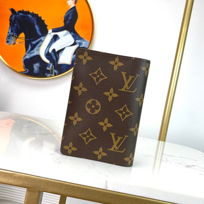 HypedEffects Brown louis vuitton Monogram Passport Holder