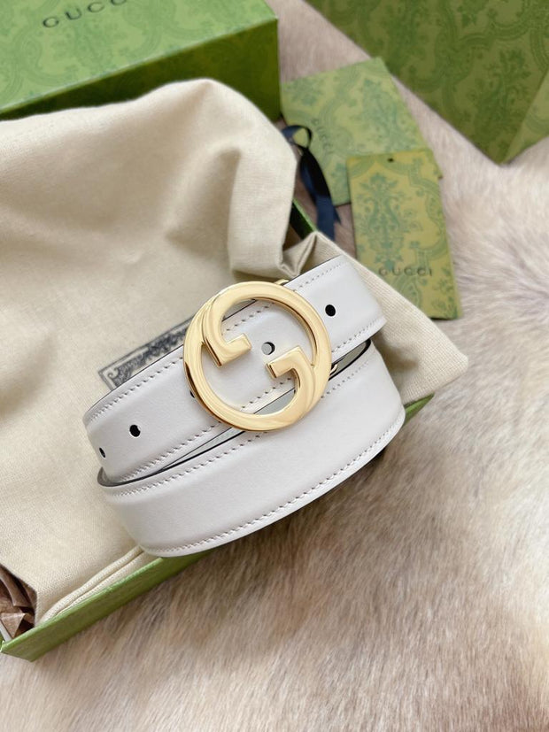 HypedEffects Classing White Gucci Belt with Golden Gucci Buckle