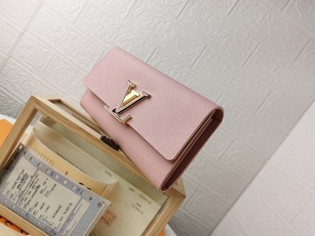 HypedEffects Leather Louis Vuitton Magnolia Wallet