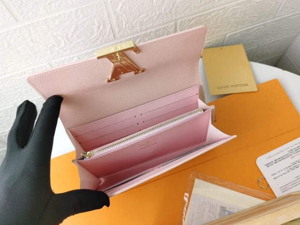 HypedEffects Leather Louis Vuitton Magnolia Wallet
