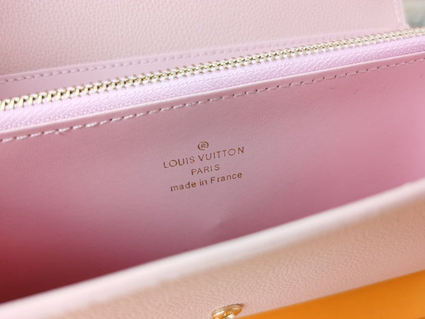 HypedEffects Leather Louis Vuitton Magnolia Wallet