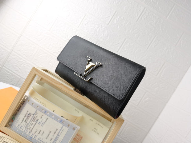 HypedEffects Leather Louis Vuitton Magnolia Wallet