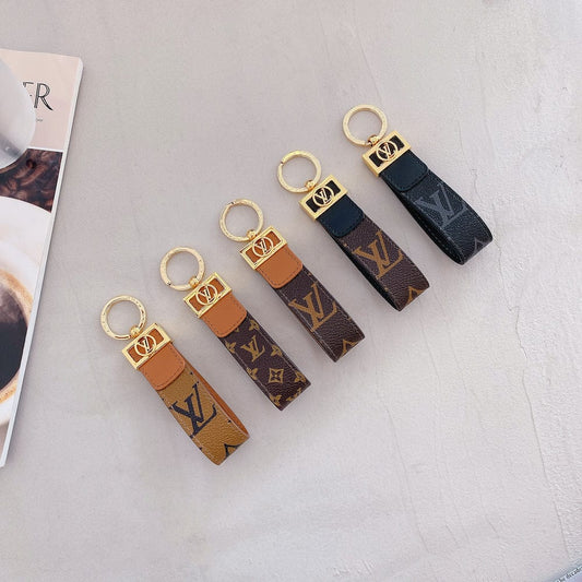 HypedEffects louis vuitton Keychain With Golden Keyring