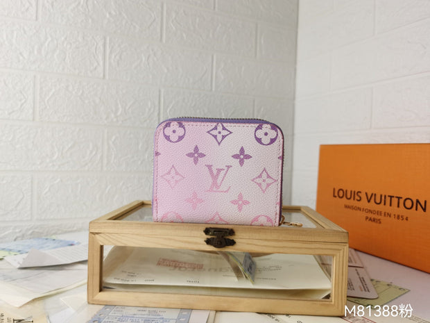 HypedEffects Louis Vuitton Leather Wallet With Zipper