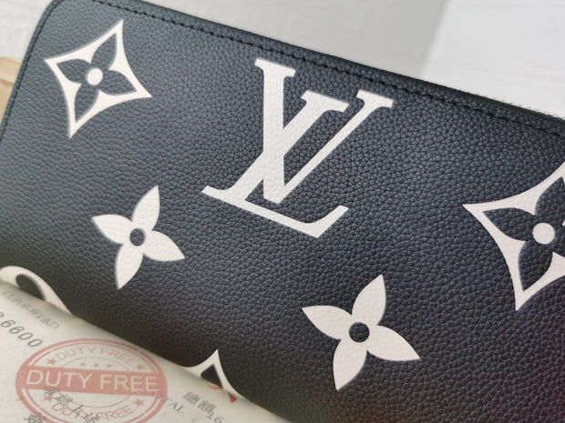 HypedEffects Louis Vuitton Leather Zipper Wallet