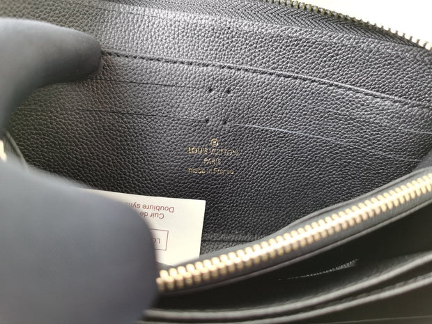 HypedEffects Louis Vuitton Leather Zipper Wallet