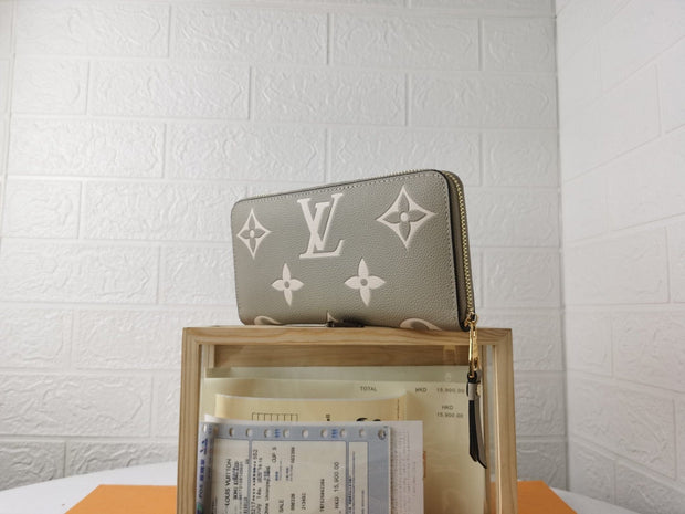 HypedEffects Louis Vuitton Leather Zipper Wallet