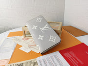 HypedEffects Louis Vuitton Leather Zipper Wallet