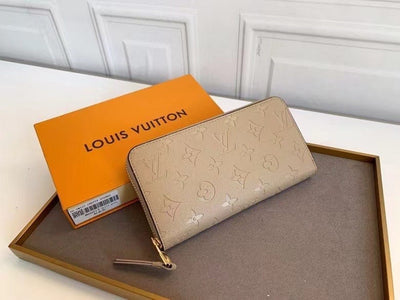 HypedEffects Louis Vuitton Leather Zipper Wallet