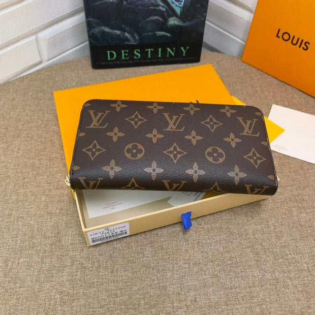 HypedEffects Louis Vuitton Leather Zipper Wallet