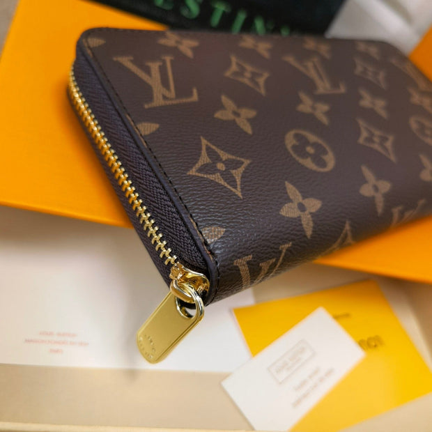 HypedEffects Louis Vuitton Leather Zipper Wallet