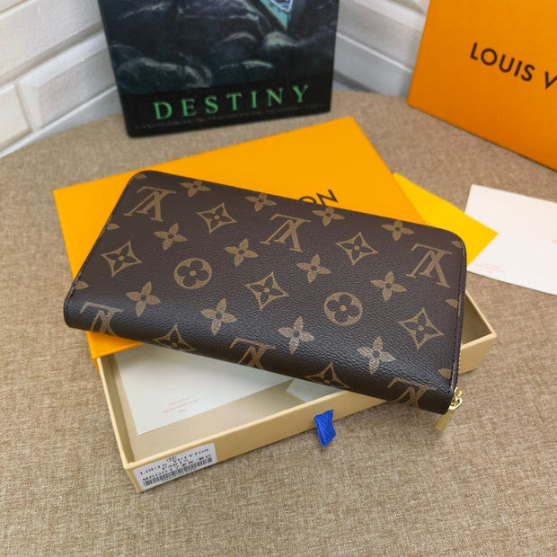 HypedEffects Louis Vuitton Leather Zipper Wallet