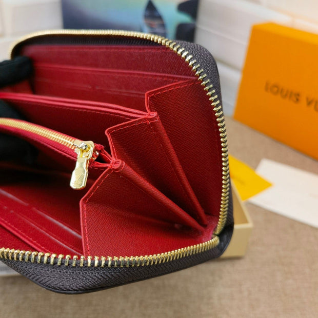 HypedEffects Louis Vuitton Leather Zipper Wallet