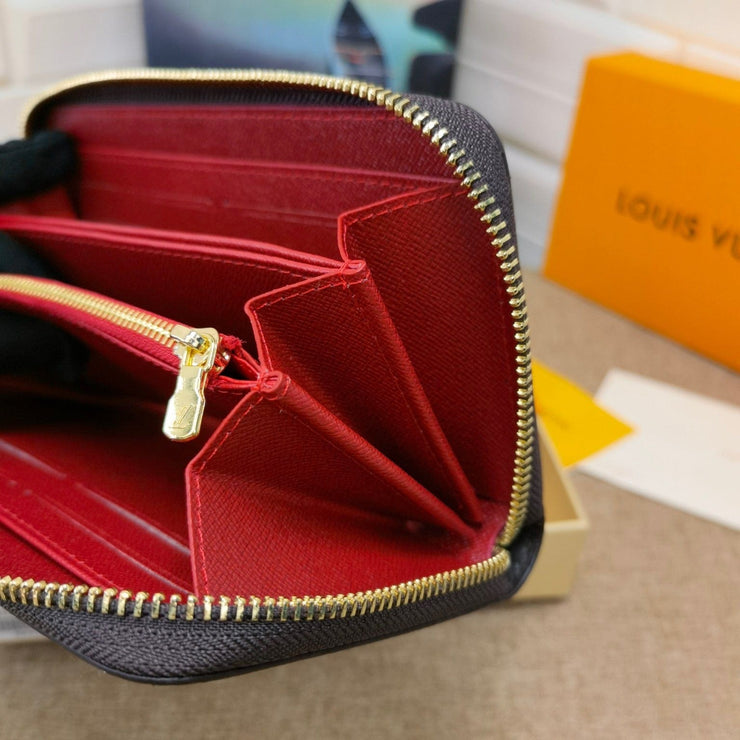 HypedEffects Louis Vuitton Leather Zipper Wallet