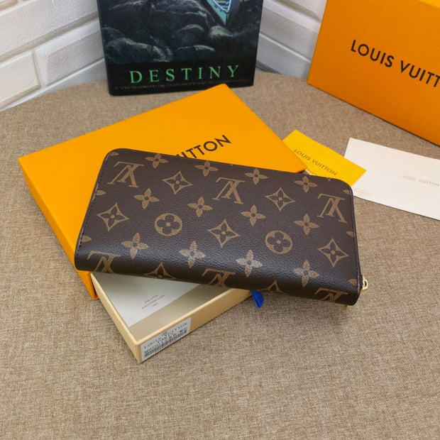 HypedEffects Louis Vuitton Leather Zipper Wallet
