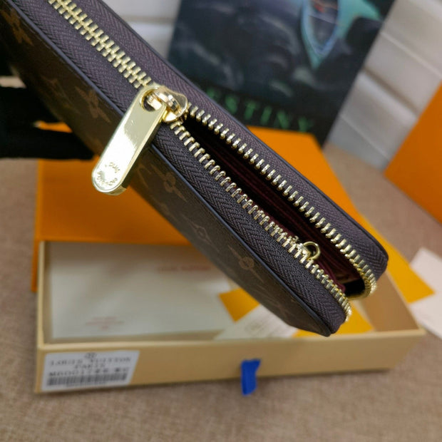 HypedEffects Louis Vuitton Leather Zipper Wallet