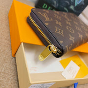 HypedEffects Louis Vuitton Leather Zipper Wallet