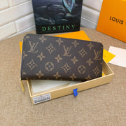 HypedEffects Louis Vuitton Leather Zipper Wallet