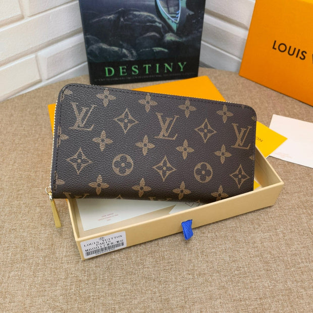 HypedEffects Louis Vuitton Leather Zipper Wallet
