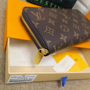 HypedEffects Louis Vuitton Leather Zipper Wallet