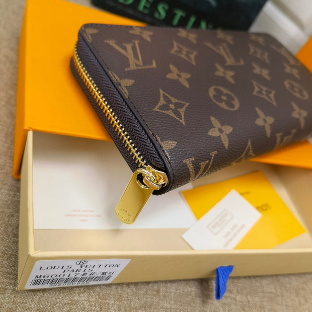 HypedEffects Louis Vuitton Leather Zipper Wallet