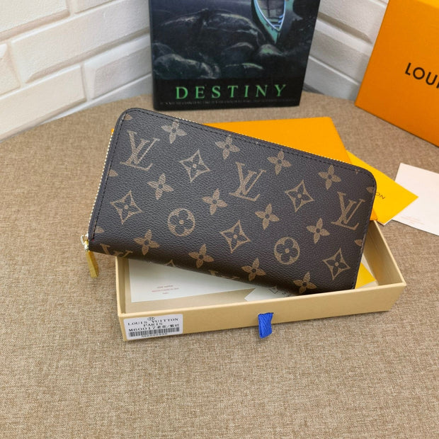 HypedEffects Louis Vuitton Leather Zipper Wallet