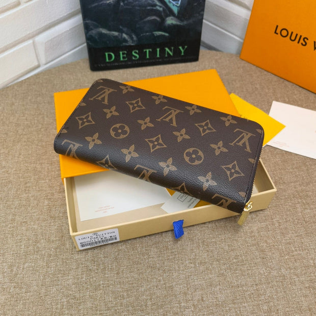 HypedEffects Louis Vuitton Leather Zipper Wallet