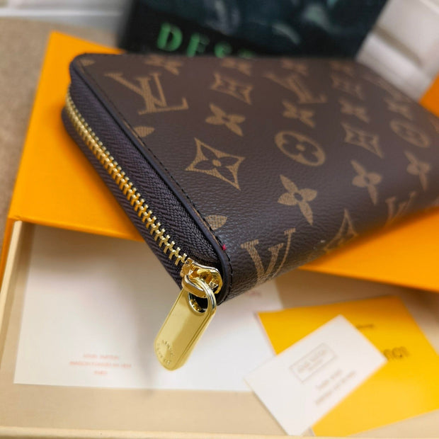 HypedEffects Louis Vuitton Leather Zipper Wallet