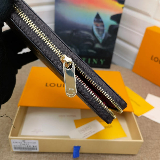 HypedEffects Louis Vuitton Leather Zipper Wallet