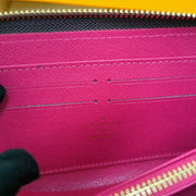 HypedEffects Louis Vuitton Leather Zipper Wallet