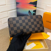 HypedEffects Louis Vuitton Leather Zipper Wallet