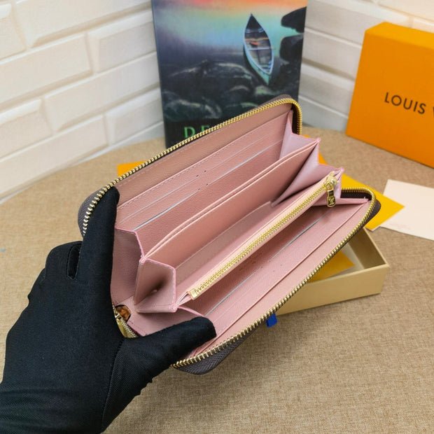 HypedEffects Louis Vuitton Leather Zipper Wallet
