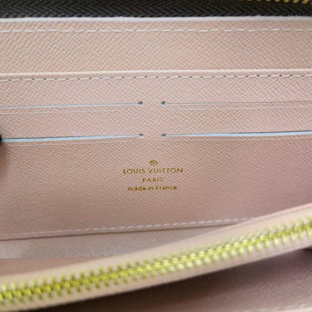 HypedEffects Louis Vuitton Leather Zipper Wallet
