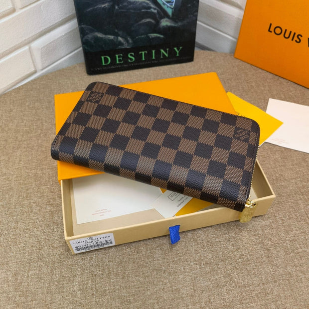 HypedEffects Louis Vuitton Leather Zipper Wallet
