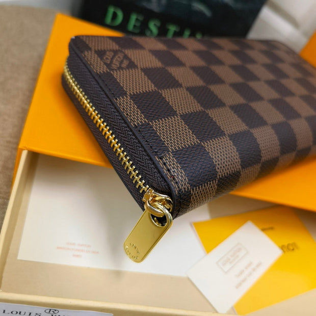 HypedEffects Louis Vuitton Leather Zipper Wallet