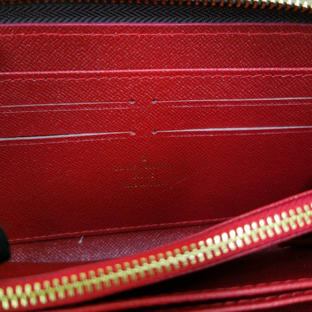 HypedEffects Louis Vuitton Leather Zipper Wallet