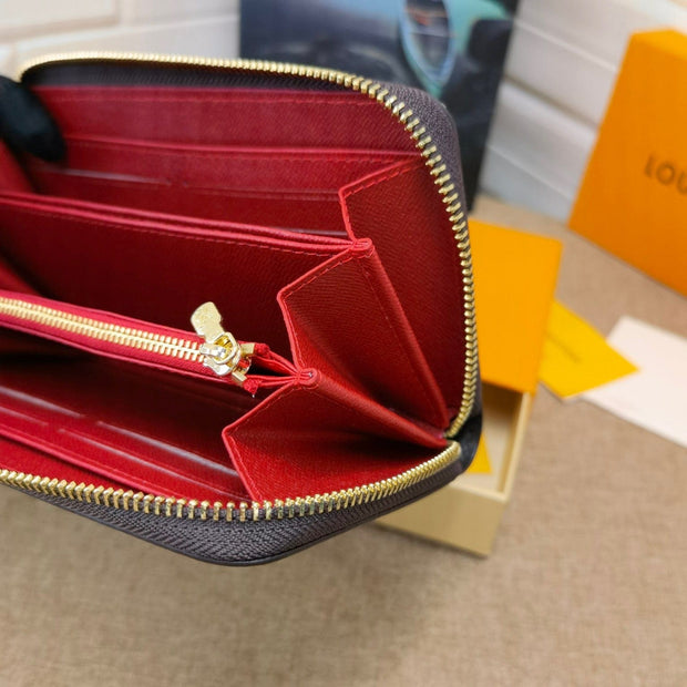 HypedEffects Louis Vuitton Leather Zipper Wallet