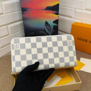 HypedEffects Louis Vuitton Leather Zipper Wallet