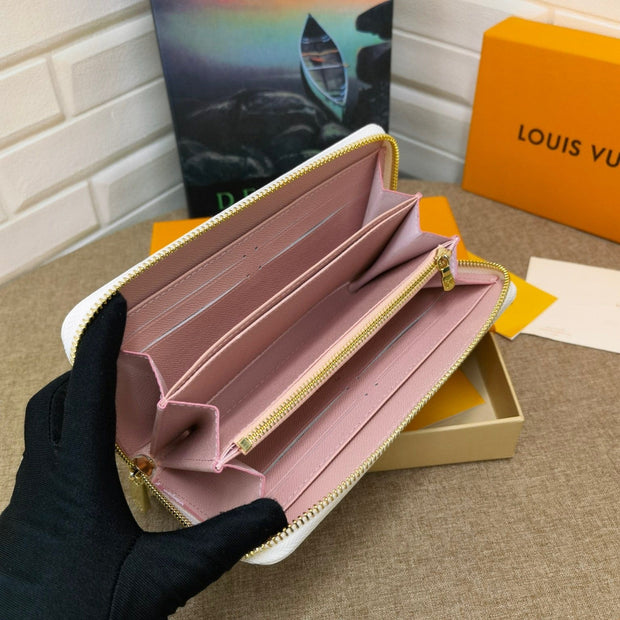 HypedEffects Louis Vuitton Leather Zipper Wallet