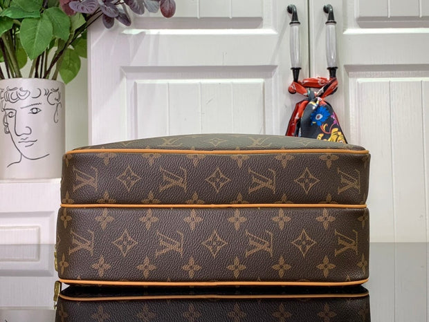 HypedEffects Louis Vuitton Monogram Messenger Reporter Bag