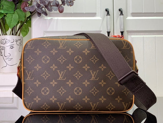 HypedEffects Louis Vuitton Monogram Messenger Reporter Bag
