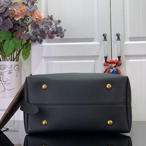 HypedEffects Louis Vuitton Monogram Tote Bag in Black