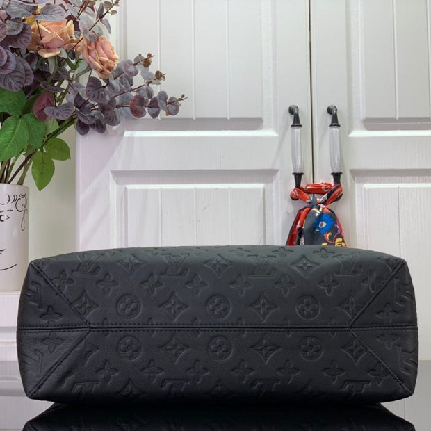 HypedEffects Louis Vuitton Monogram Tote Bag in Black Leather
