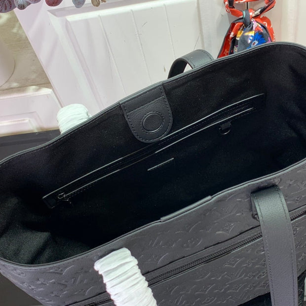 HypedEffects Louis Vuitton Monogram Tote Bag in Black Leather