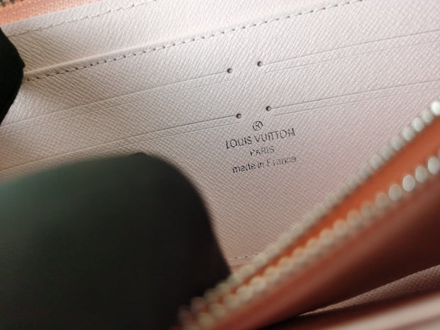 HypedEffects MultiColor Louis Vuitton Leather Zipper Wallet