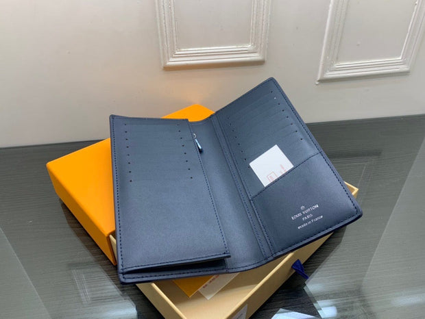 HypedEffects MultiPocket Louis Vuitton Leather Wallet