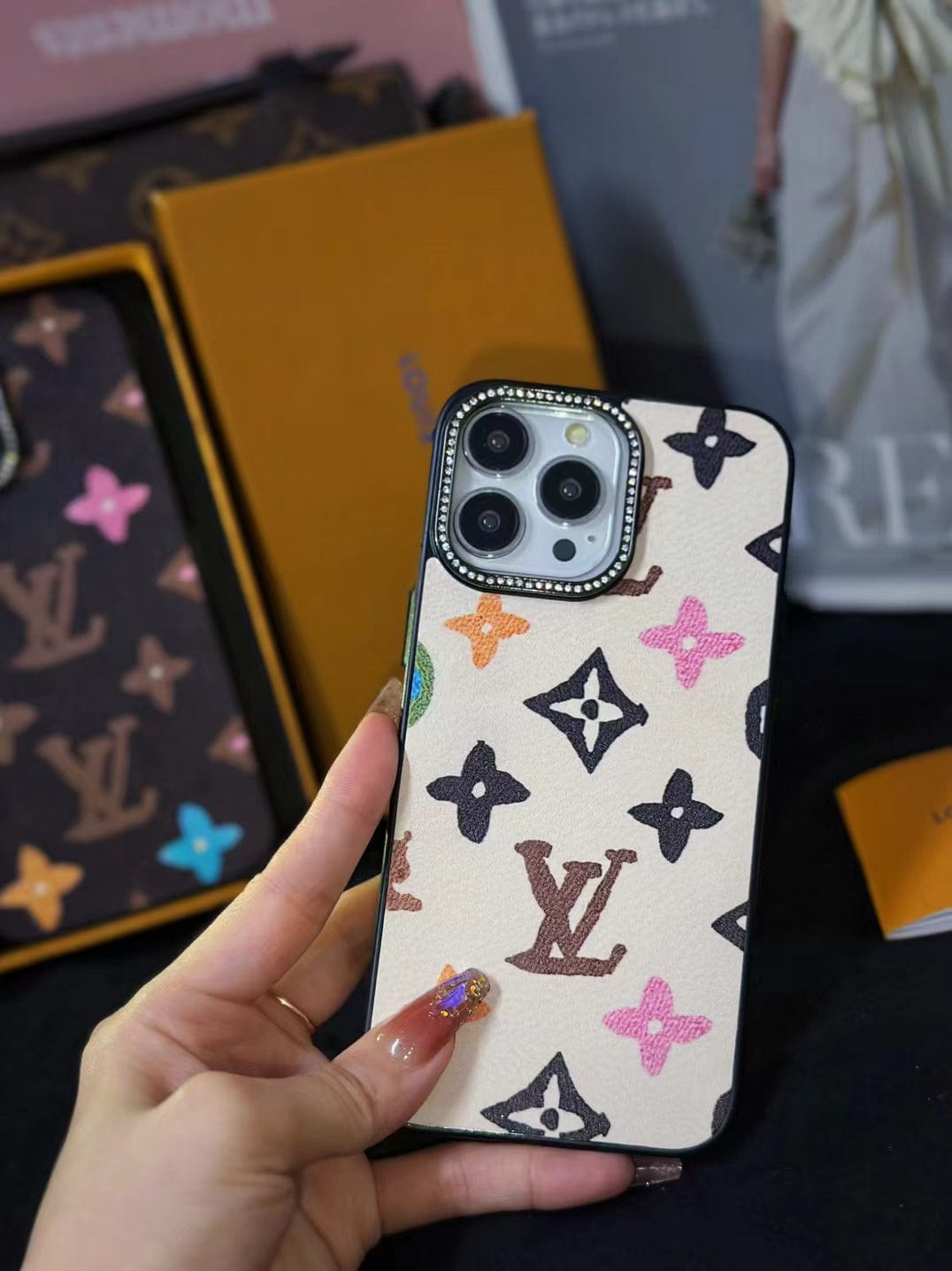 HypedEffects Stylish louis vuitton iPhone Case iphone 15, iphone 15Pro, iphone 15Pro Max