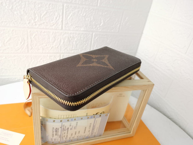 Looopix Engraved Louis Vuitton Leather Wallet