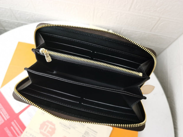 Looopix Engraved Louis Vuitton Leather Wallet